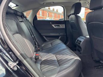 Jaguar XF 2.0d Portfolio Auto Euro 6 (s/s) 4dr