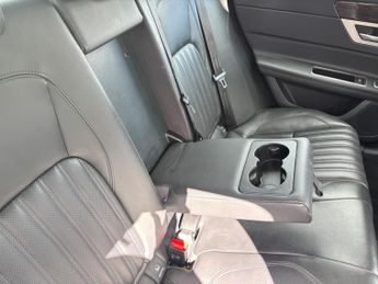 Jaguar XF 2.0d Portfolio Auto Euro 6 (s/s) 4dr