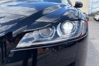 Jaguar XF 2.0d Portfolio Auto Euro 6 (s/s) 4dr
