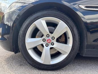 Jaguar XF 2.0d Portfolio Auto Euro 6 (s/s) 4dr