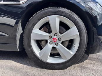Jaguar XF 2.0d Portfolio Auto Euro 6 (s/s) 4dr