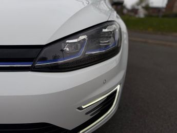 Volkswagen e-Golf 35.8kWh e-Golf Hatchback 5dr Electric Auto (136 ps)