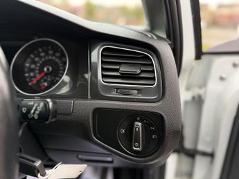 Volkswagen e-Golf 35.8kWh e-Golf Hatchback 5dr Electric Auto (136 ps)