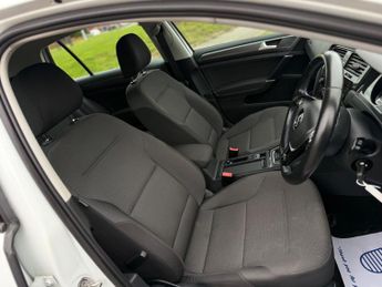 Volkswagen e-Golf 35.8kWh e-Golf Hatchback 5dr Electric Auto (136 ps)