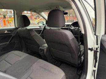 Volkswagen e-Golf 35.8kWh e-Golf Hatchback 5dr Electric Auto (136 ps)