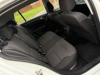 Volkswagen e-Golf 35.8kWh e-Golf Hatchback 5dr Electric Auto (136 ps)