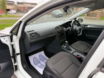 Volkswagen e-Golf 35.8kWh e-Golf Hatchback 5dr Electric Auto (136 ps)