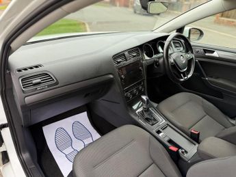 Volkswagen e-Golf 35.8kWh e-Golf Hatchback 5dr Electric Auto (136 ps)