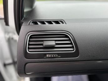 Volkswagen e-Golf 35.8kWh e-Golf Hatchback 5dr Electric Auto (136 ps)