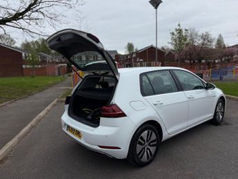 Volkswagen e-Golf 35.8kWh e-Golf Hatchback 5dr Electric Auto (136 ps)