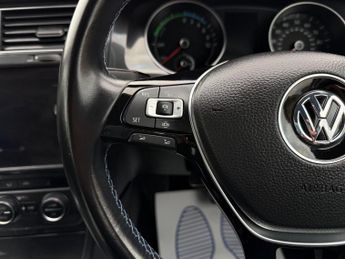 Volkswagen e-Golf 35.8kWh e-Golf Hatchback 5dr Electric Auto (136 ps)