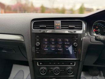 Volkswagen e-Golf 35.8kWh e-Golf Hatchback 5dr Electric Auto (136 ps)