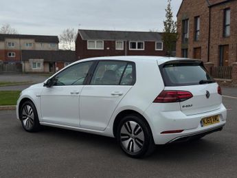 Volkswagen e-Golf 35.8kWh e-Golf Hatchback 5dr Electric Auto (136 ps)