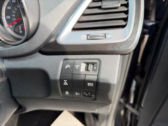 Hyundai Santa Fe 2.2 CRDi Premium Auto 4WD Euro 5 5dr (5 seat)