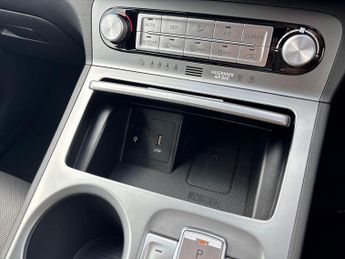 Hyundai Kona 64kWh Ultimate SUV 5dr Electric Auto (10.5kW Charger) (204 ps)