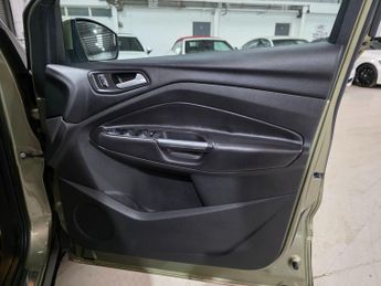 Ford Kuga 1.6T EcoBoost Titanium 2WD Euro 5 (s/s) 5dr