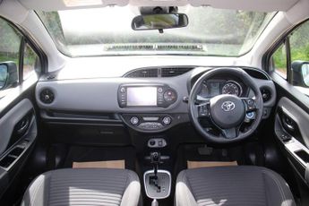 Toyota Yaris 1.5 VVT-h Icon Tech E-CVT Euro 6 (s/s) 5dr