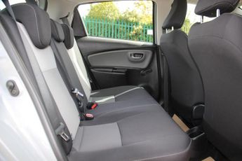 Toyota Yaris 1.5 VVT-h Icon Tech E-CVT Euro 6 (s/s) 5dr