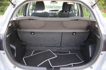 Toyota Yaris 1.5 VVT-h Icon Tech E-CVT Euro 6 (s/s) 5dr