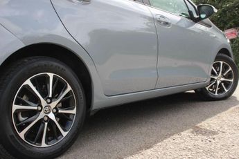 Toyota Yaris 1.5 VVT-h Icon Tech E-CVT Euro 6 (s/s) 5dr