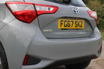 Toyota Yaris 1.5 VVT-h Icon Tech E-CVT Euro 6 (s/s) 5dr