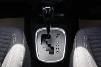 Toyota Yaris 1.5 VVT-h Icon Tech E-CVT Euro 6 (s/s) 5dr