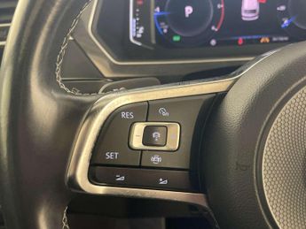 Volkswagen Tiguan 2.0 TDI R-Line Tech SUV 5dr Diesel DSG 4Motion Euro 6 (s/s) (150