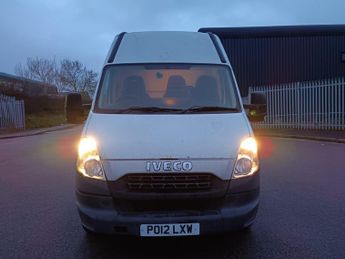 Iveco Daily 2.3 TD 11V 35S L2 H2 4dr