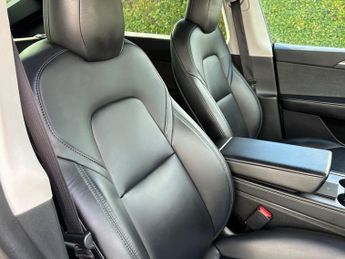 Tesla Model Y (Dual Motor) Long Range SUV 5dr Electric Auto 4WDE (384 bhp)