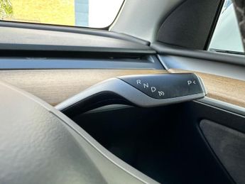 Tesla Model Y (Dual Motor) Long Range SUV 5dr Electric Auto 4WDE (384 bhp)