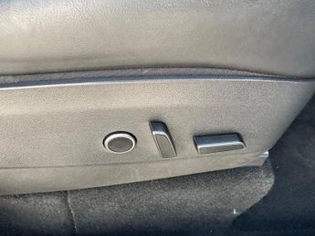 Tesla Model Y (Dual Motor) Long Range SUV 5dr Electric Auto 4WDE (384 bhp)