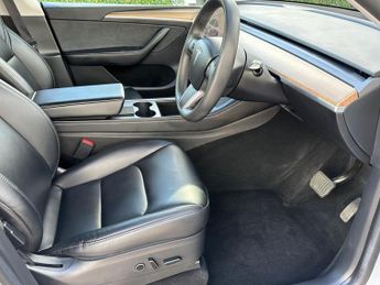 Tesla Model Y (Dual Motor) Long Range SUV 5dr Electric Auto 4WDE (384 bhp)