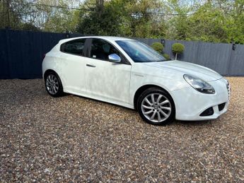 Alfa Romeo Giulietta 2.0 JTDM-2 Veloce Euro 5 (s/s) 5dr