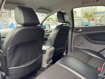 Ford Focus 1.6 Zetec 5dr