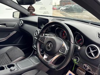 Mercedes-Benz A Class 2.1 A200d AMG Line (Premium) 7G-DCT Euro 6 (s/s) 5dr