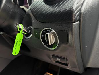 Mercedes-Benz A Class 2.1 A200d AMG Line (Premium) 7G-DCT Euro 6 (s/s) 5dr