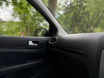 Ford Focus 1.6 Zetec Climate 5dr