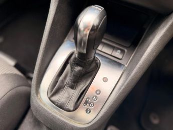 Volkswagen Golf 1.6 TDI SE DSG Euro 5 5dr
