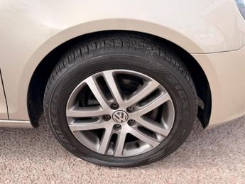 Volkswagen Golf 1.6 TDI SE DSG Euro 5 5dr