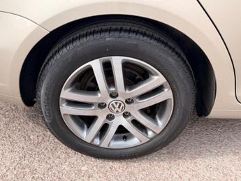 Volkswagen Golf 1.6 TDI SE DSG Euro 5 5dr