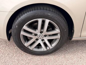 Volkswagen Golf 1.6 TDI SE DSG Euro 5 5dr