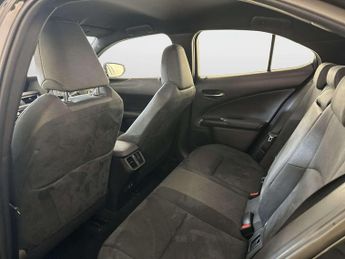 Lexus UX 2.0 250h SUV 5dr Petrol Hybrid E-CVT Euro 6 (s/s) (184 ps)