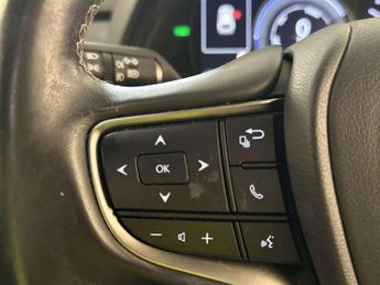 Lexus UX 2.0 250h SUV 5dr Petrol Hybrid E-CVT Euro 6 (s/s) (184 ps)