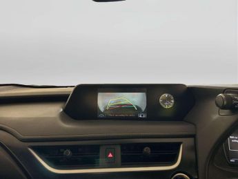 Lexus UX 2.0 250h SUV 5dr Petrol Hybrid E-CVT Euro 6 (s/s) (184 ps)