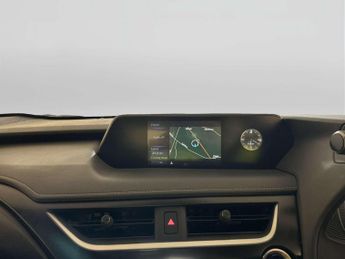 Lexus UX 2.0 250h SUV 5dr Petrol Hybrid E-CVT Euro 6 (s/s) (184 ps)