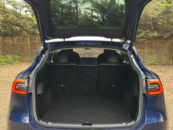 Tesla Model Y (Dual Motor) Long Range SUV 5dr Electric Auto 4WDE (384 bhp)