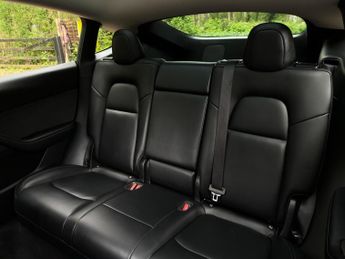 Tesla Model Y (Dual Motor) Long Range SUV 5dr Electric Auto 4WDE (384 bhp)