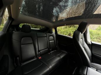 Tesla Model Y (Dual Motor) Long Range SUV 5dr Electric Auto 4WDE (384 bhp)