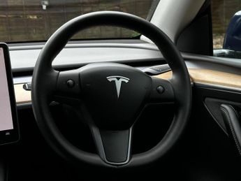 Tesla Model Y (Dual Motor) Long Range SUV 5dr Electric Auto 4WDE (384 bhp)