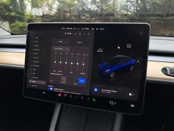 Tesla Model Y (Dual Motor) Long Range SUV 5dr Electric Auto 4WDE (384 bhp)